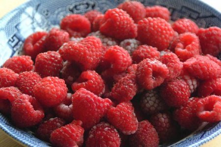 Так же как запах и вкус, цвет является одним из